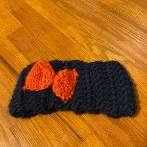 NWOT Navy winter headband with orange bow detail